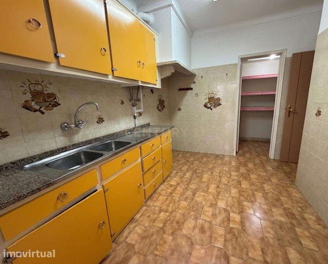 Apartamento T2+1 com Terraço e Anexo – Amadora (Próximo da Estação de - Grande imagem: 2/19