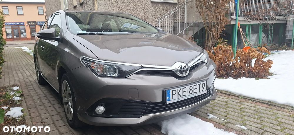 Toyota Auris 1.6 Premium - 16
