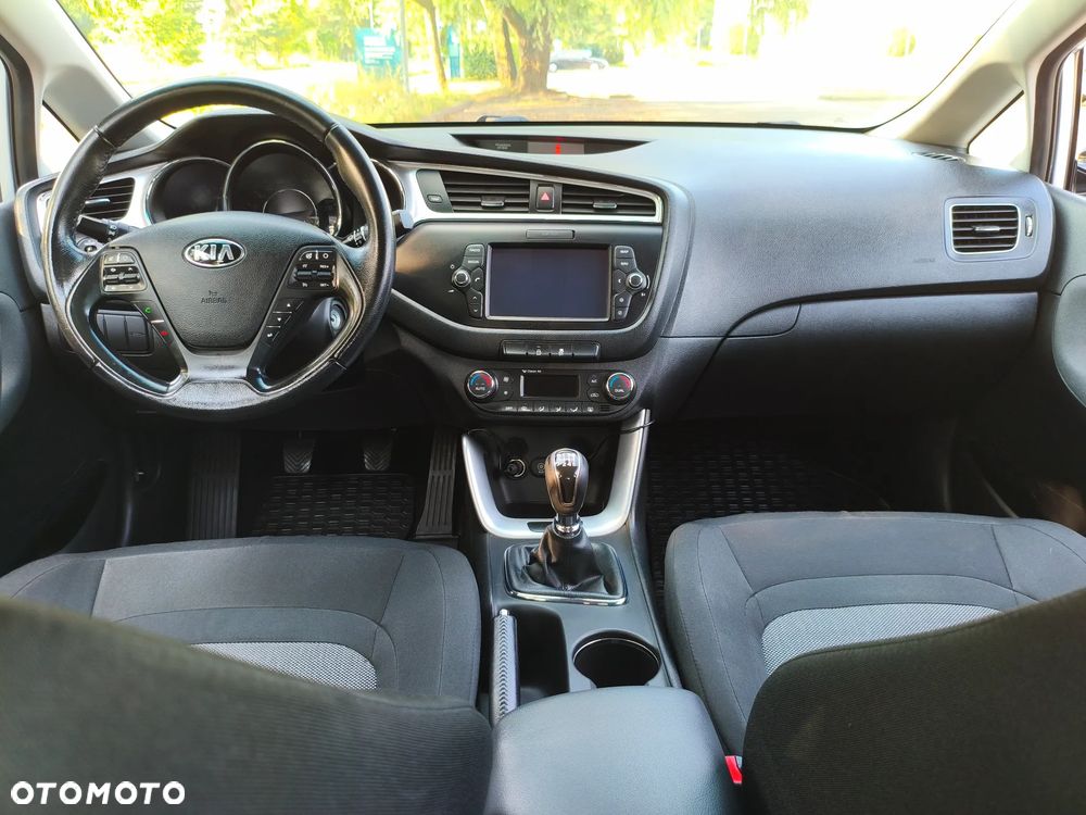 Kia Ceed 1.6 GDI L Business Line - 18
