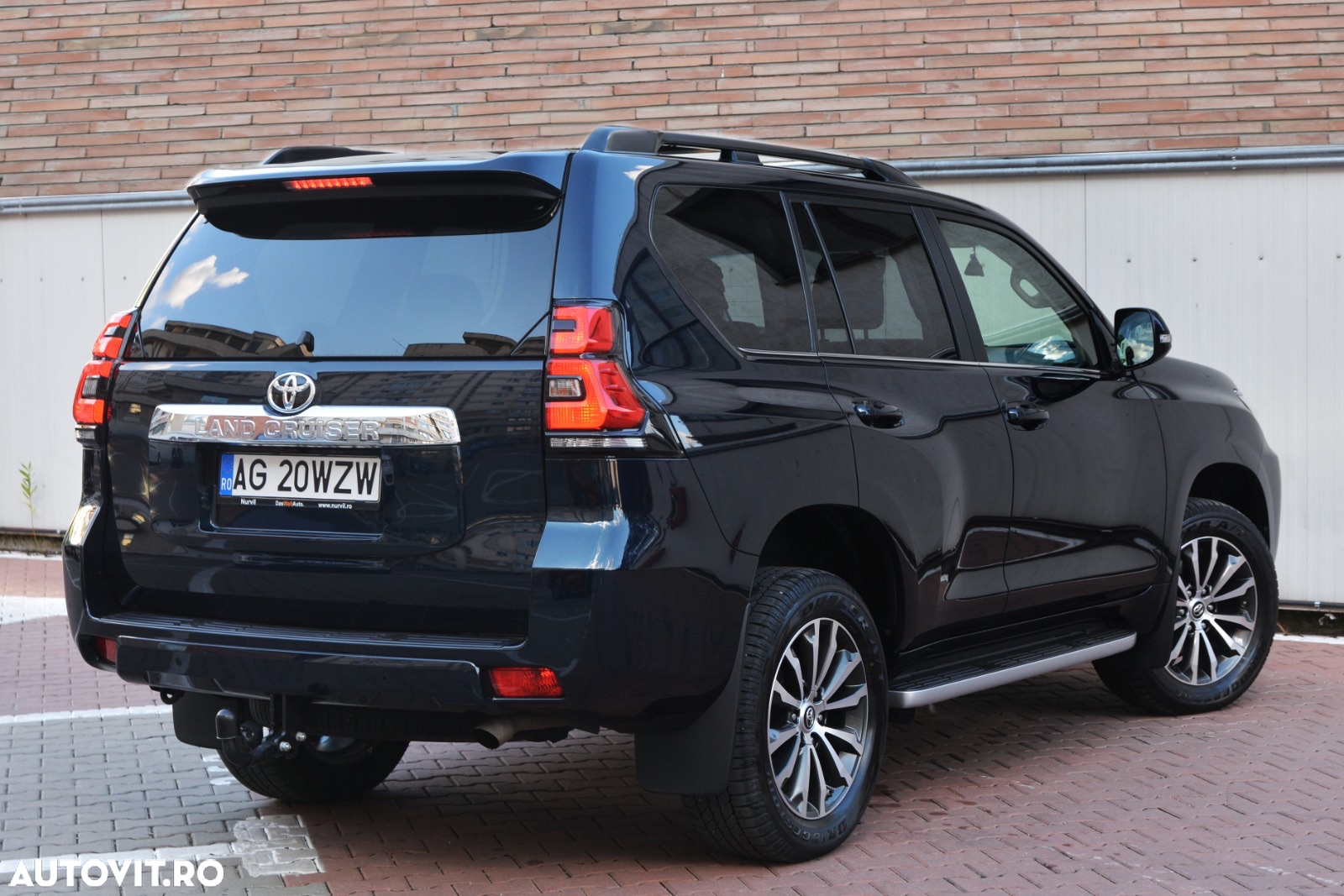 Toyota Land Cruiser 2.8l Turbo D-4D M/T Executive - 11