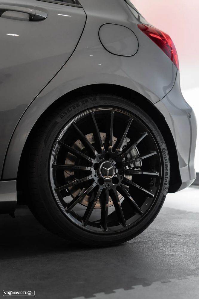 Mercedes-Benz A 45 AMG 4Matic Speedshift 7G-DCT - 17