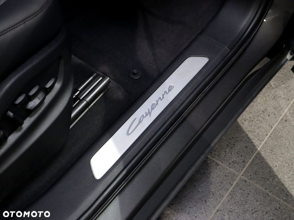 Porsche Cayenne Standard - 34