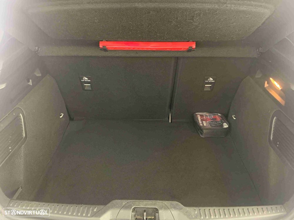 Ford Focus 1.0 EcoBoost ST-Line X - 14