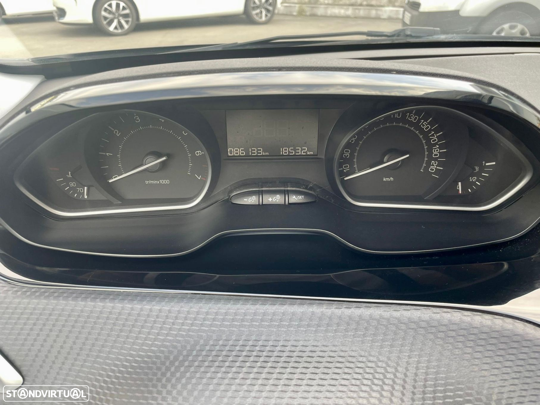 Peugeot 208 1.2 PureTech Style - 12