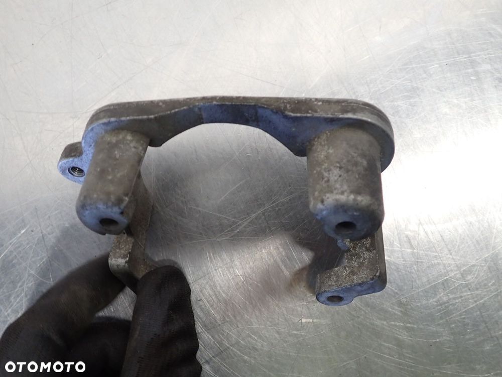 ŁAPA WSPORNIK PRZEPUSTNICY BMW E39 2.5 523I M52B25 - 4