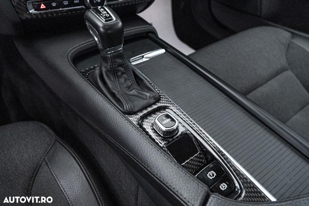 Volvo S90 D4 Geartronic Momentum Pro - 28