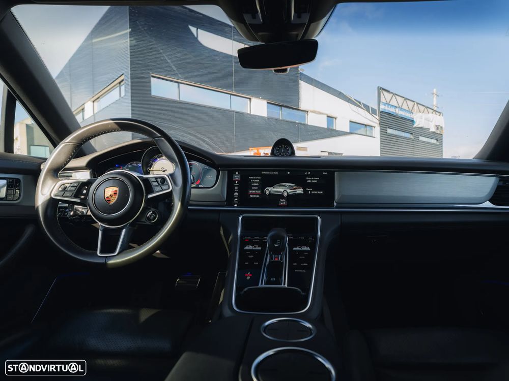 Porsche Panamera - 16