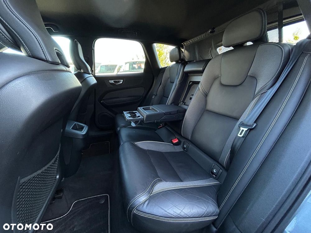 Volvo XC 60 D4 R-Design - 18