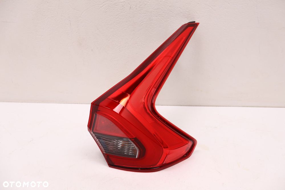 MITSUBISHI ECLIPSE CROSS LAMPA PRAWA TYŁ - 1