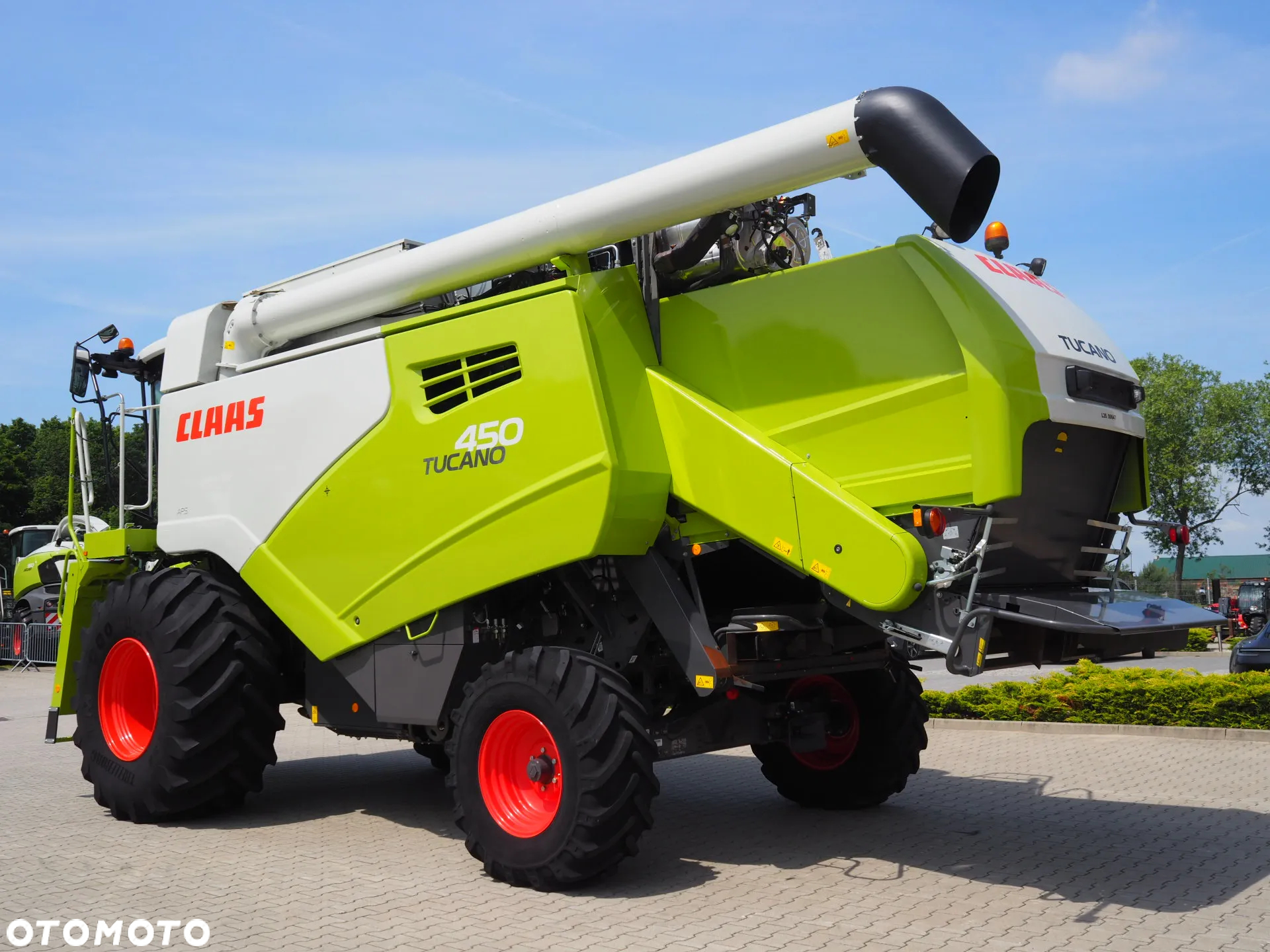 Claas Tucano 450 + V770 - 3