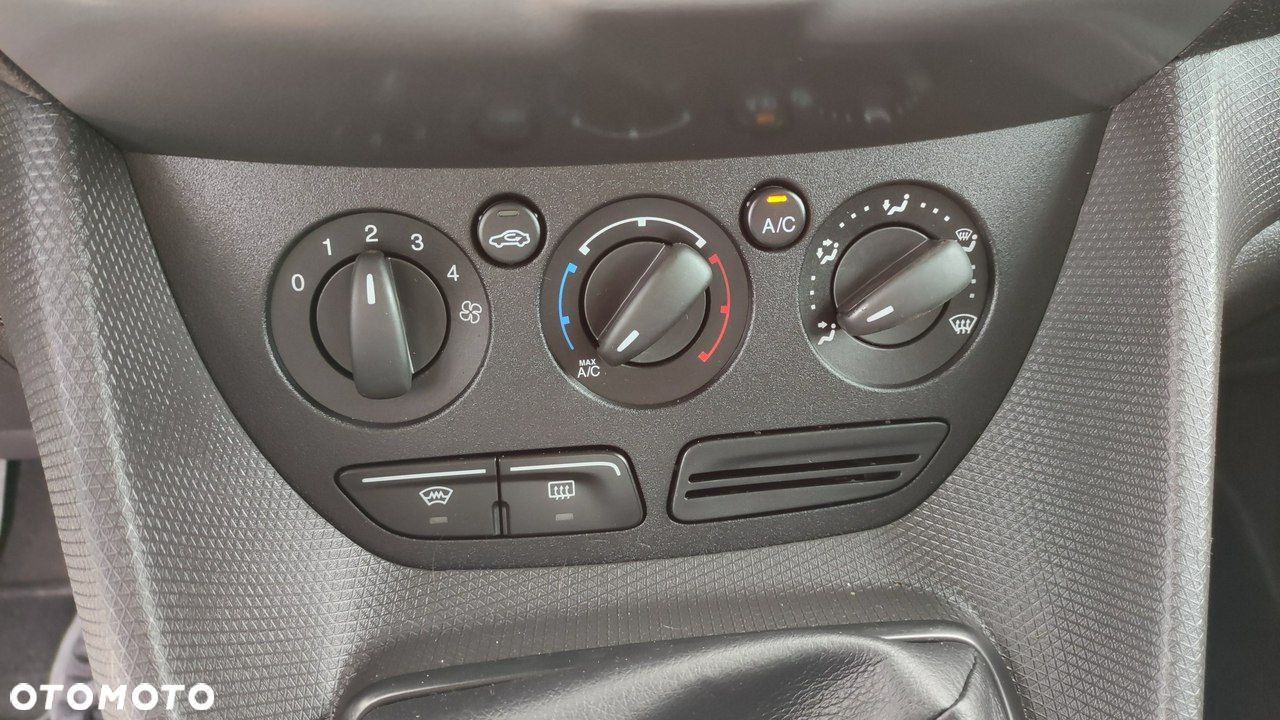Ford Tourneo Connect - 33