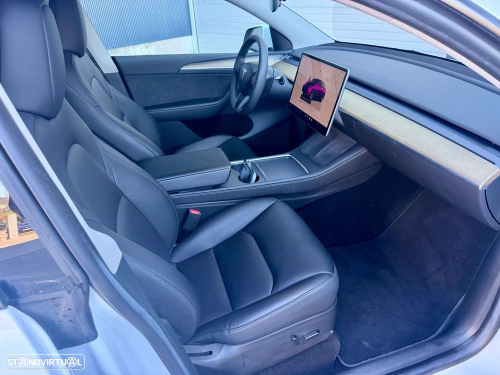 Tesla Model Y RWD - 14
