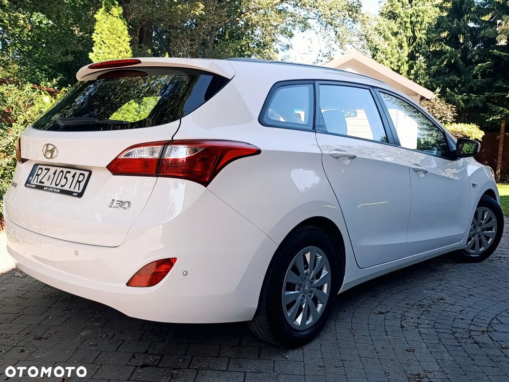 Hyundai i30 1.6 GDI BlueDrive Classic + - 4
