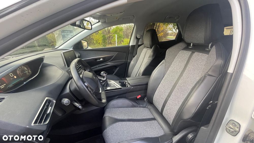 Peugeot 3008 1.2 PureTech Allure S&S - 12