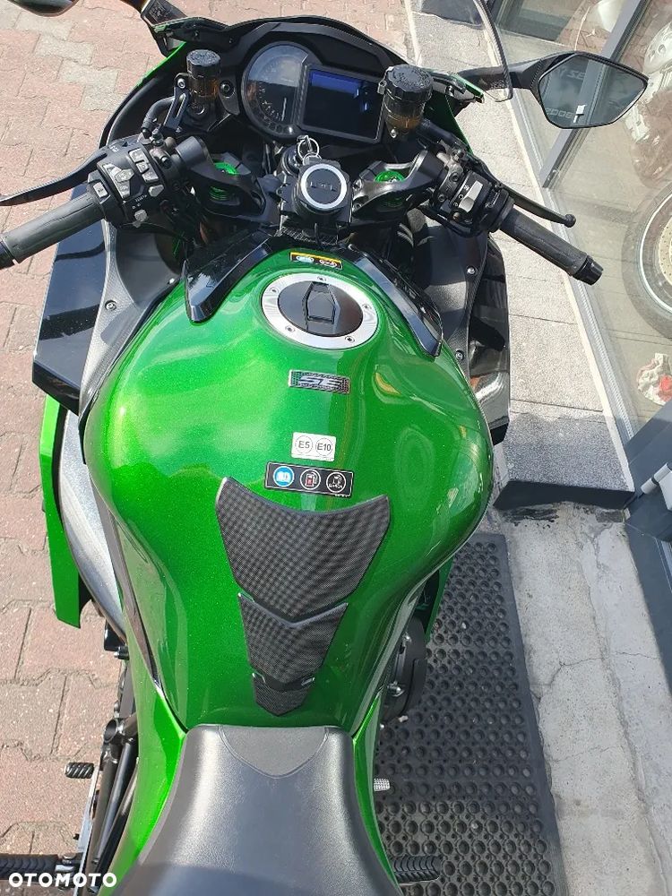 Kawasaki H2 - 19