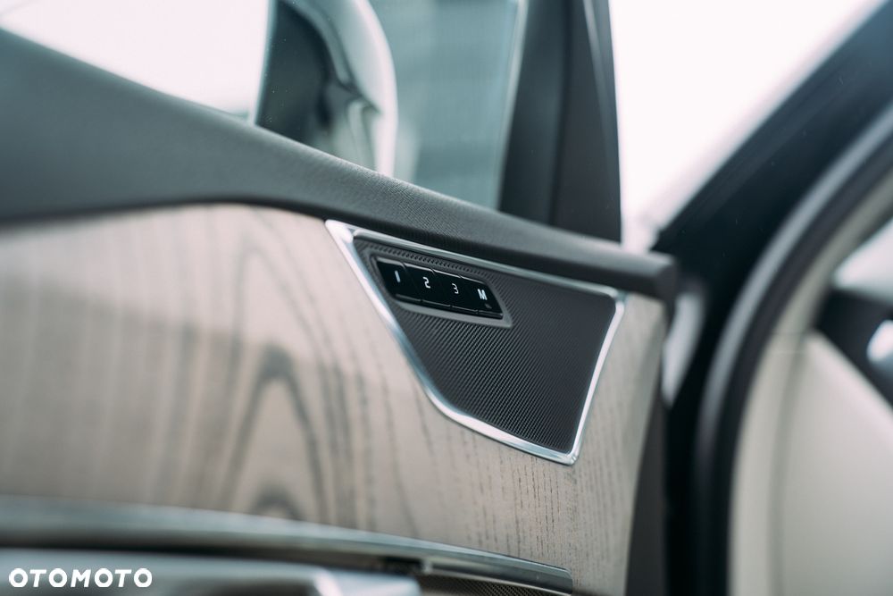 Volvo XC 90 T8 AWD Plug-In Hybrid Plus Bright 7os - 8