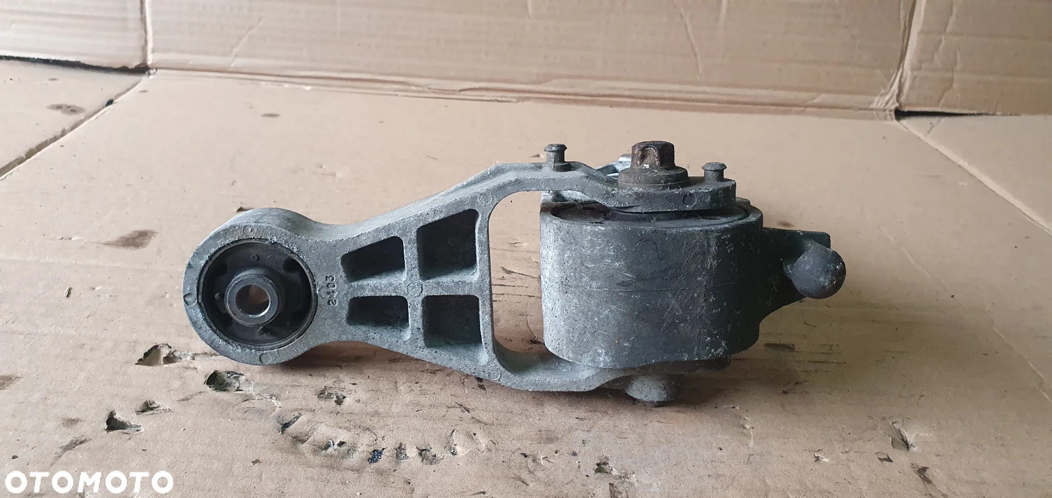 Łapa poduszka skrzyni biegów Opel Meriva A 1.6 16V 13117089 - 3