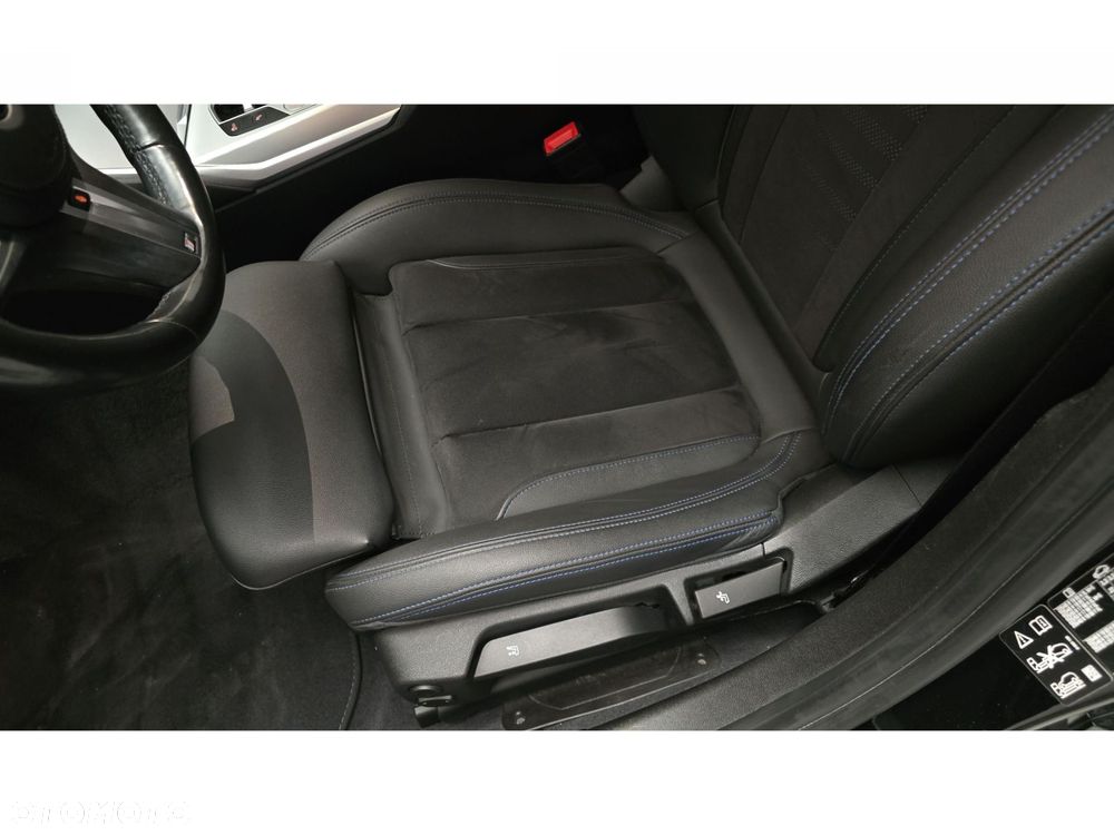 BMW Seria 3 320d xDrive mHEV M Sport - 19