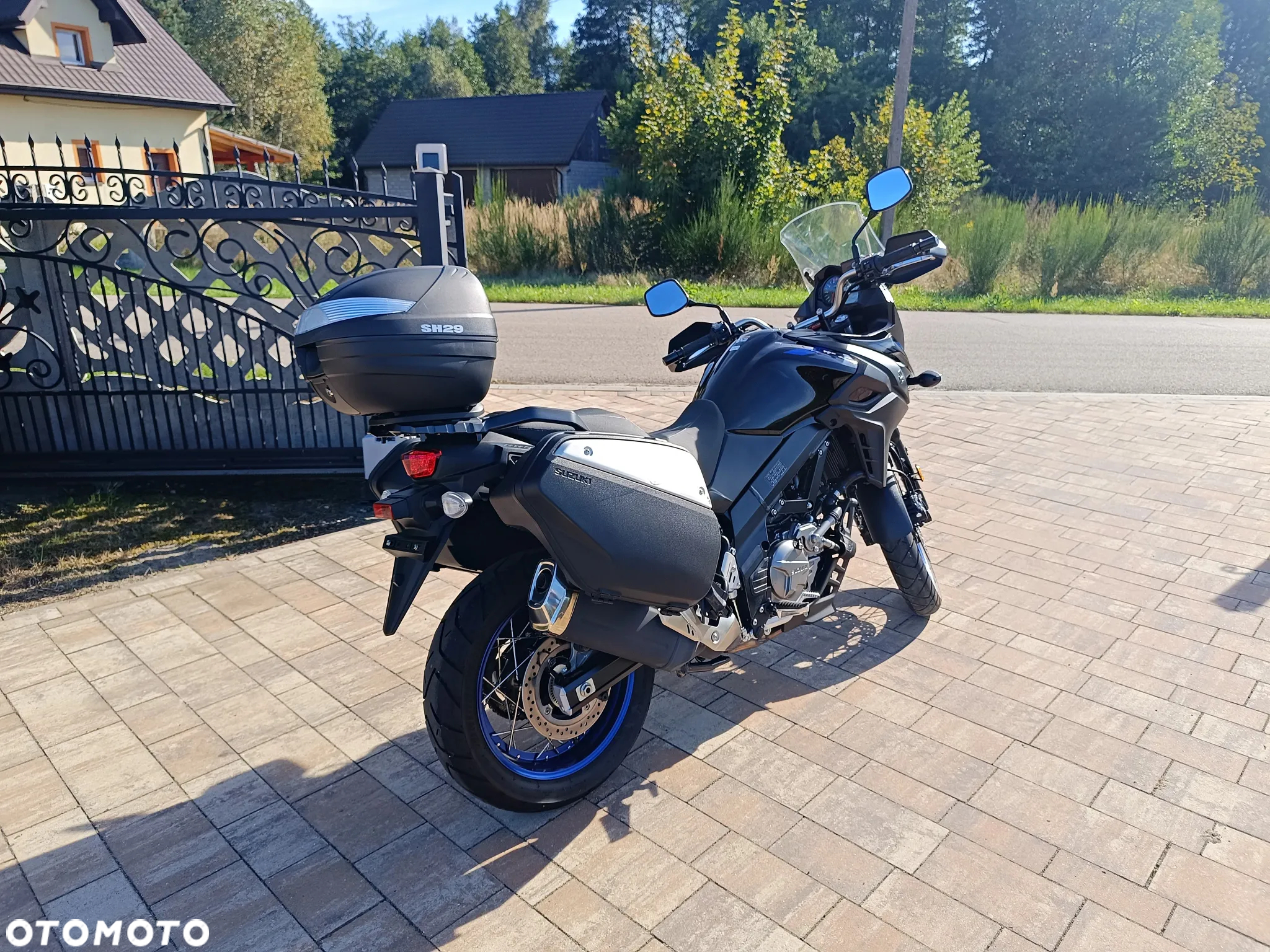 Suzuki V-STROM - 32