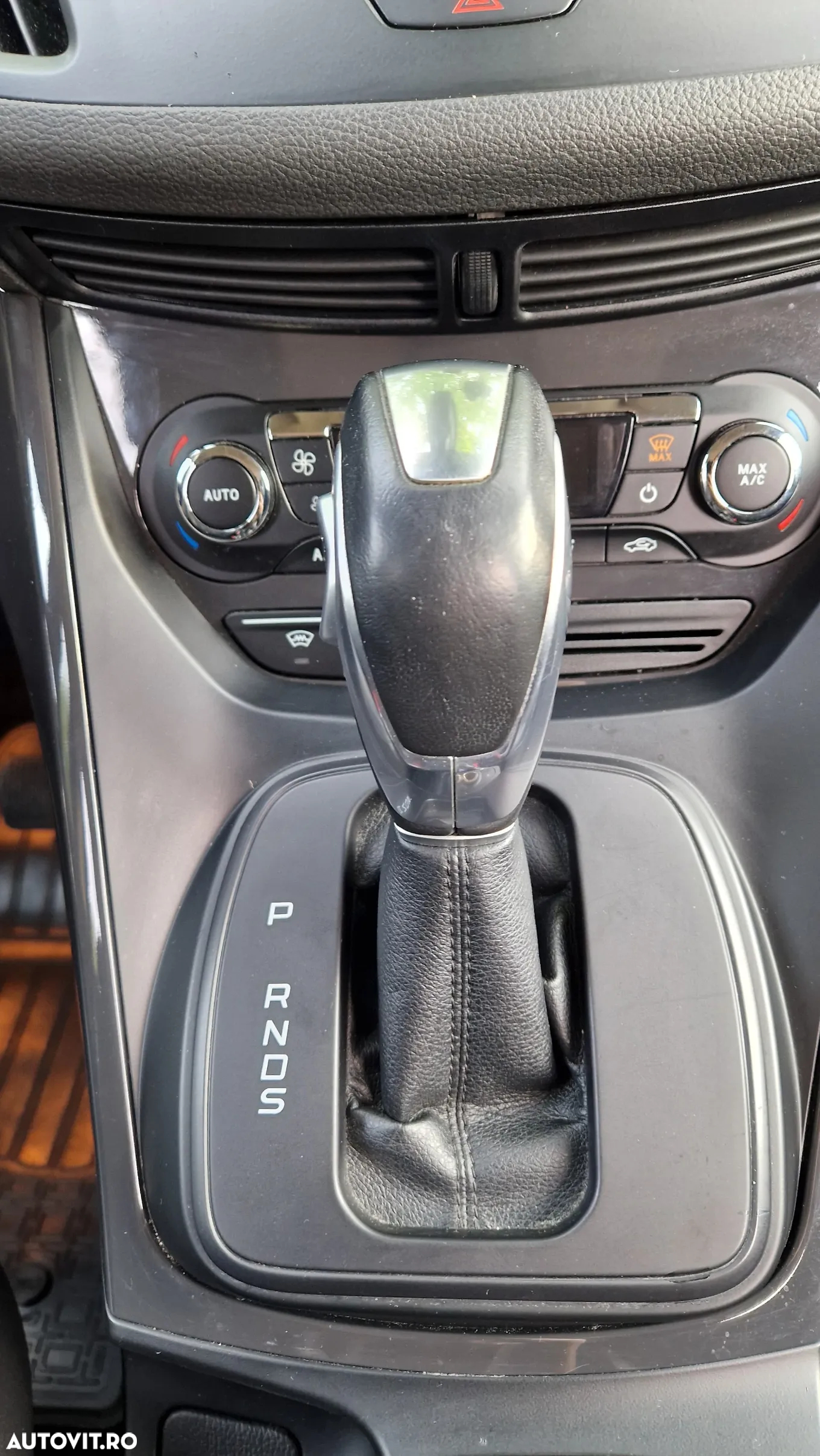 Ford Kuga 2.0 TDCi 4WD Powershift Titanium - 9