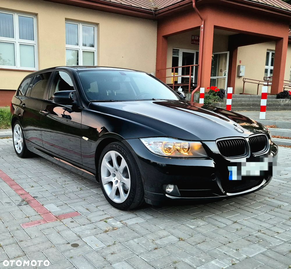 BMW Seria 3 318i Touring - 2