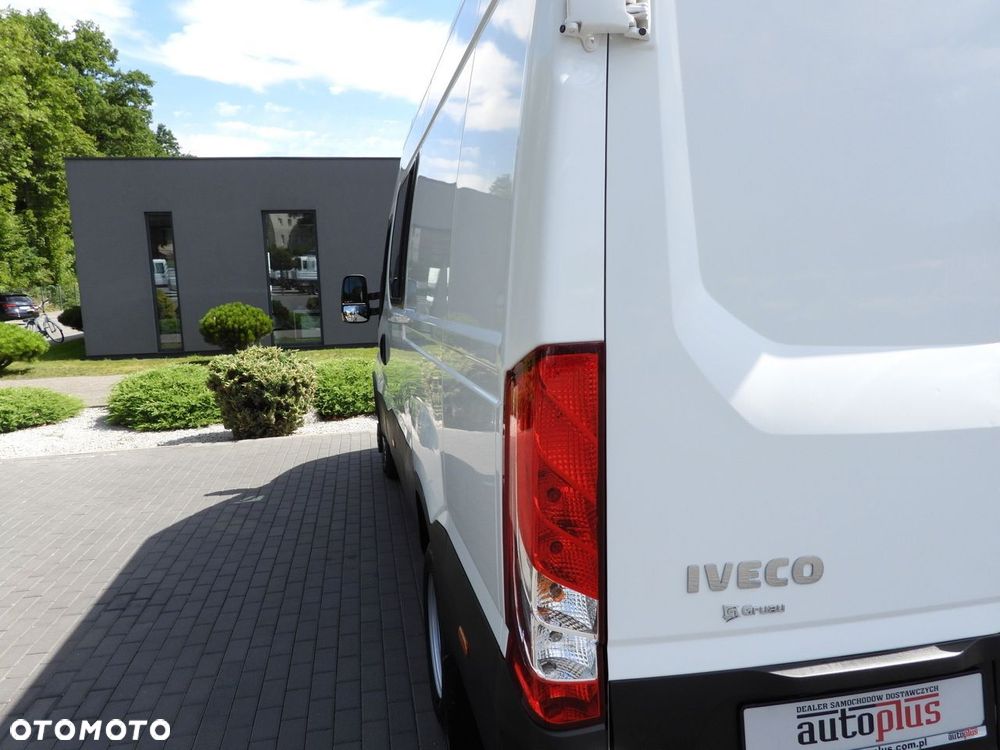 Iveco DAILY 35C16 FURGON BRYGADÓWKA 6 MIEJSC TEMPOMAT BLIŹNIACZE KOŁA KLIMATYZACJA  160KM - 17