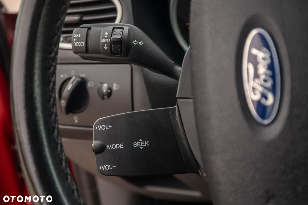 Ford Focus 1.6 16V Style+ - 29