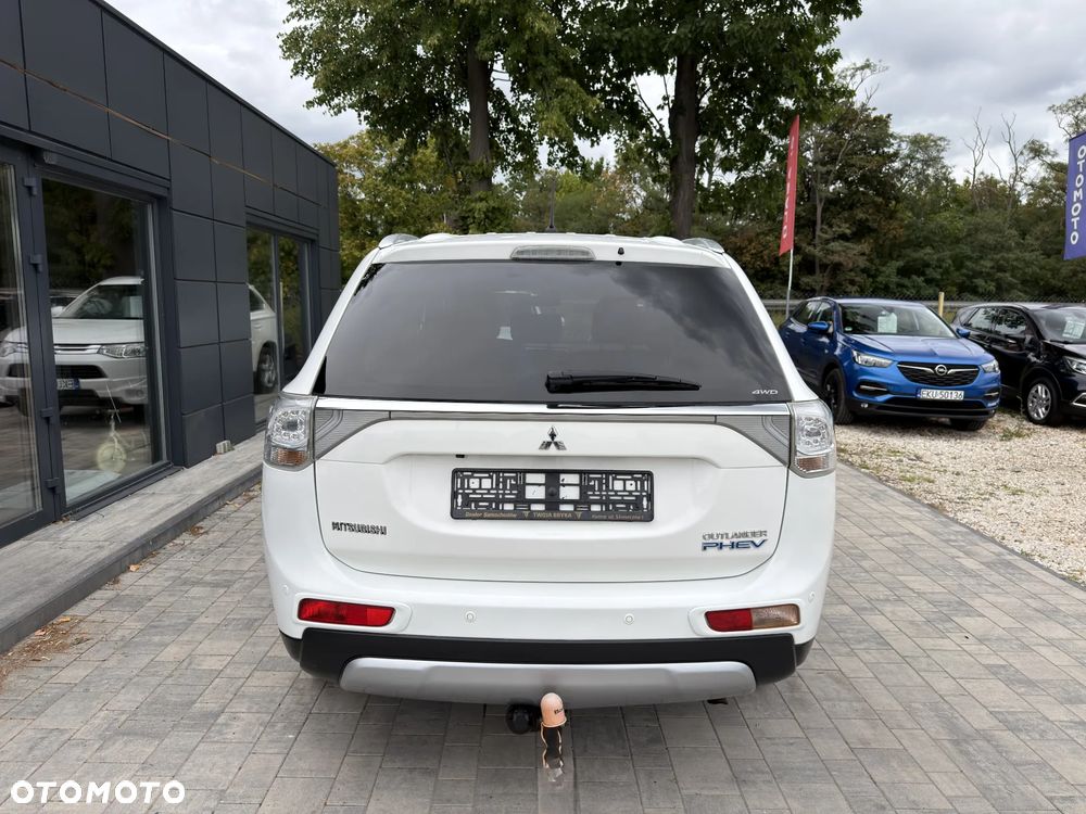 Mitsubishi Outlander Instyle NAVI + - 5