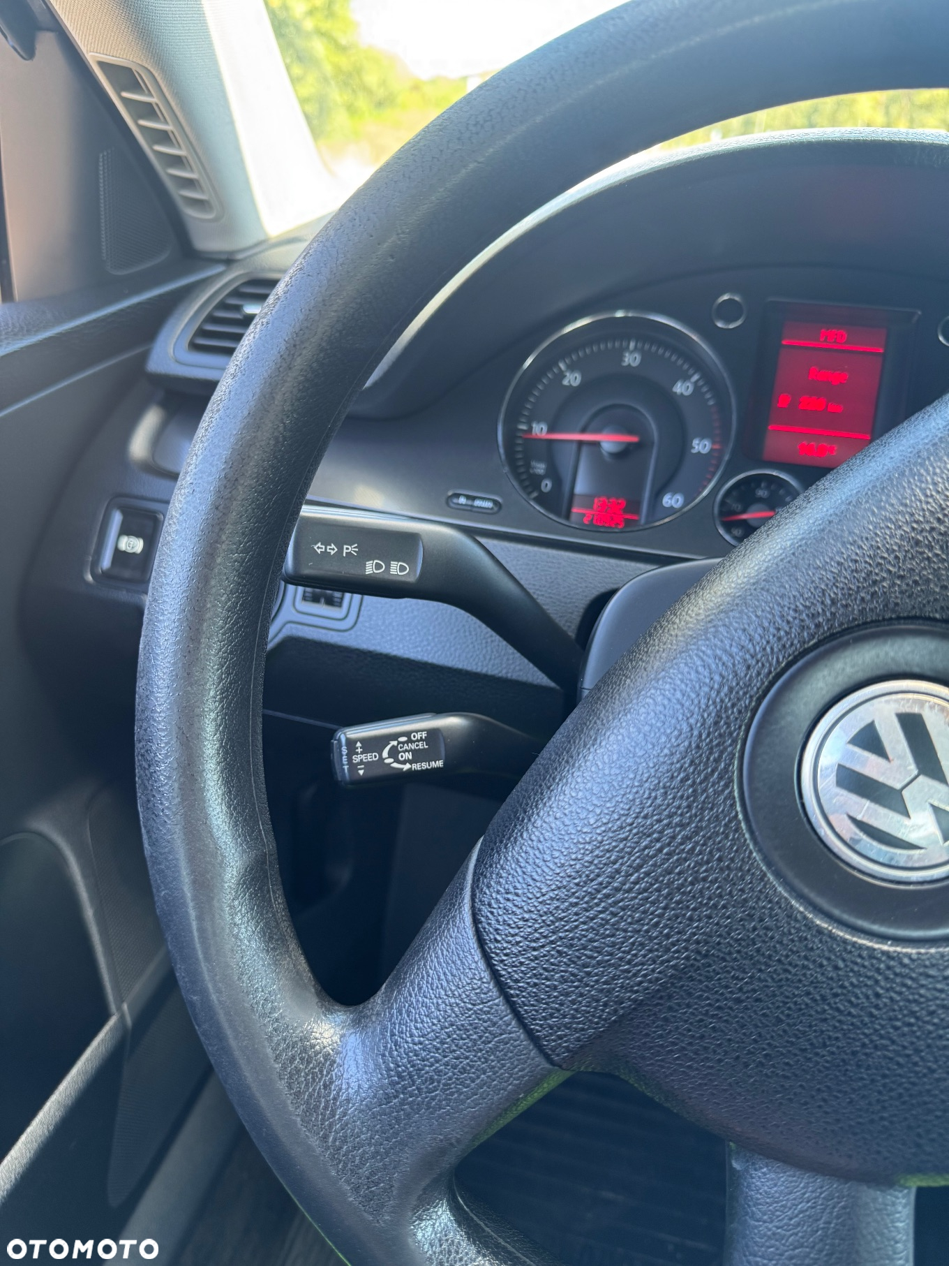Volkswagen Passat - 28