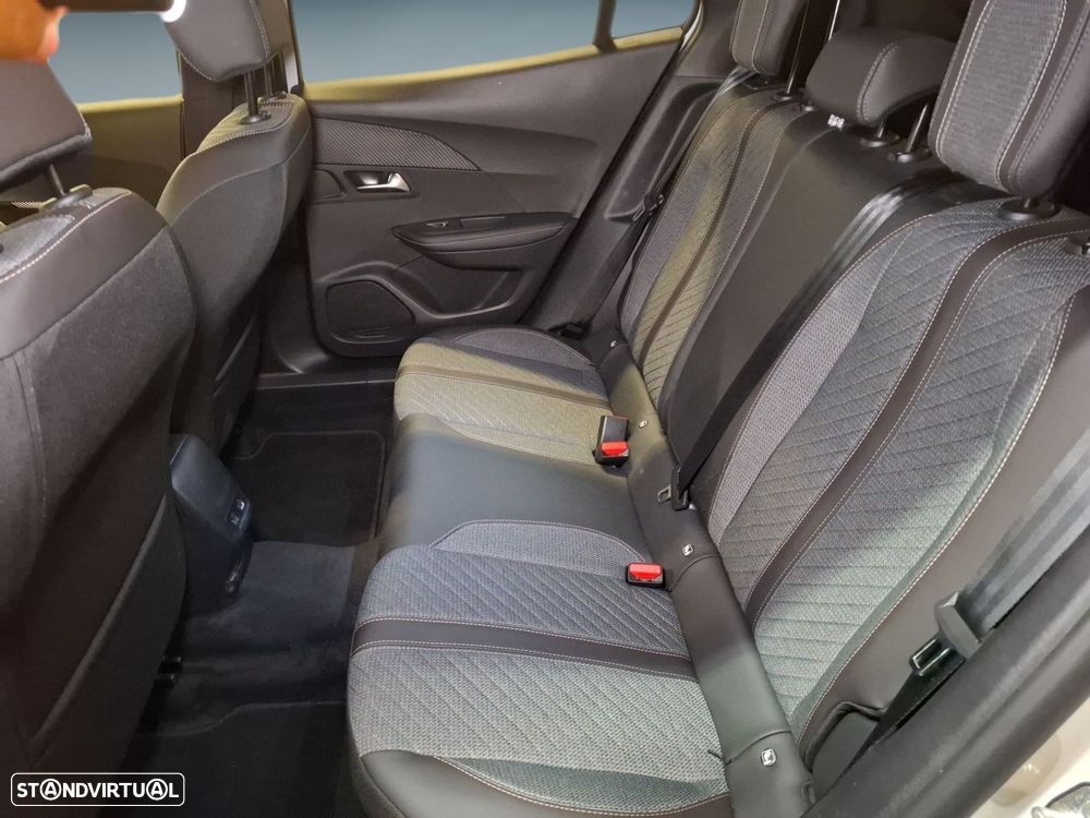 Peugeot 2008 1.2 Hybrid Allure e-DCS6 - 14