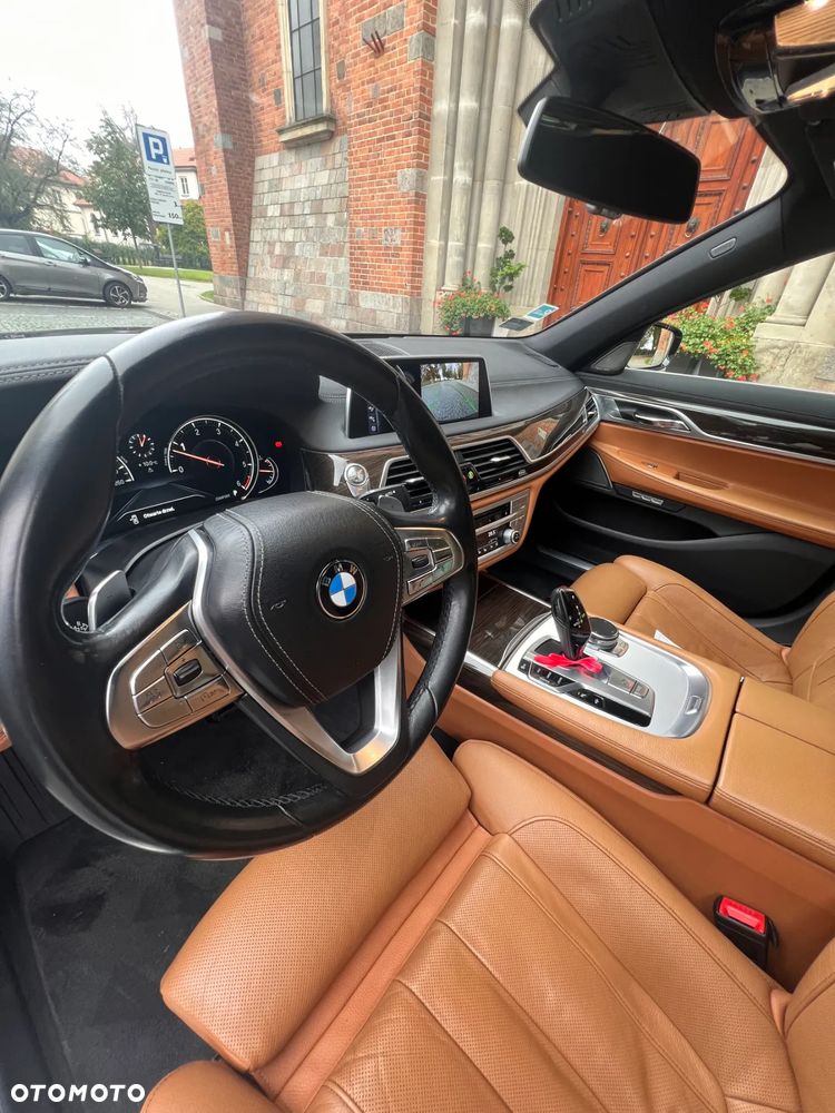 BMW Seria 7 740d xDrive - 25
