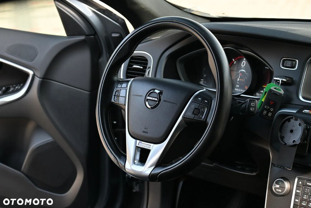 Volvo V40 D2 Geartronic RDesign - 25