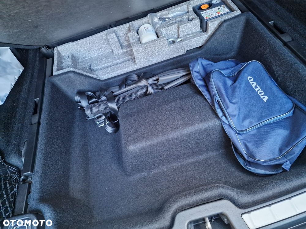 Volvo XC 60 T4 Momentum - 22