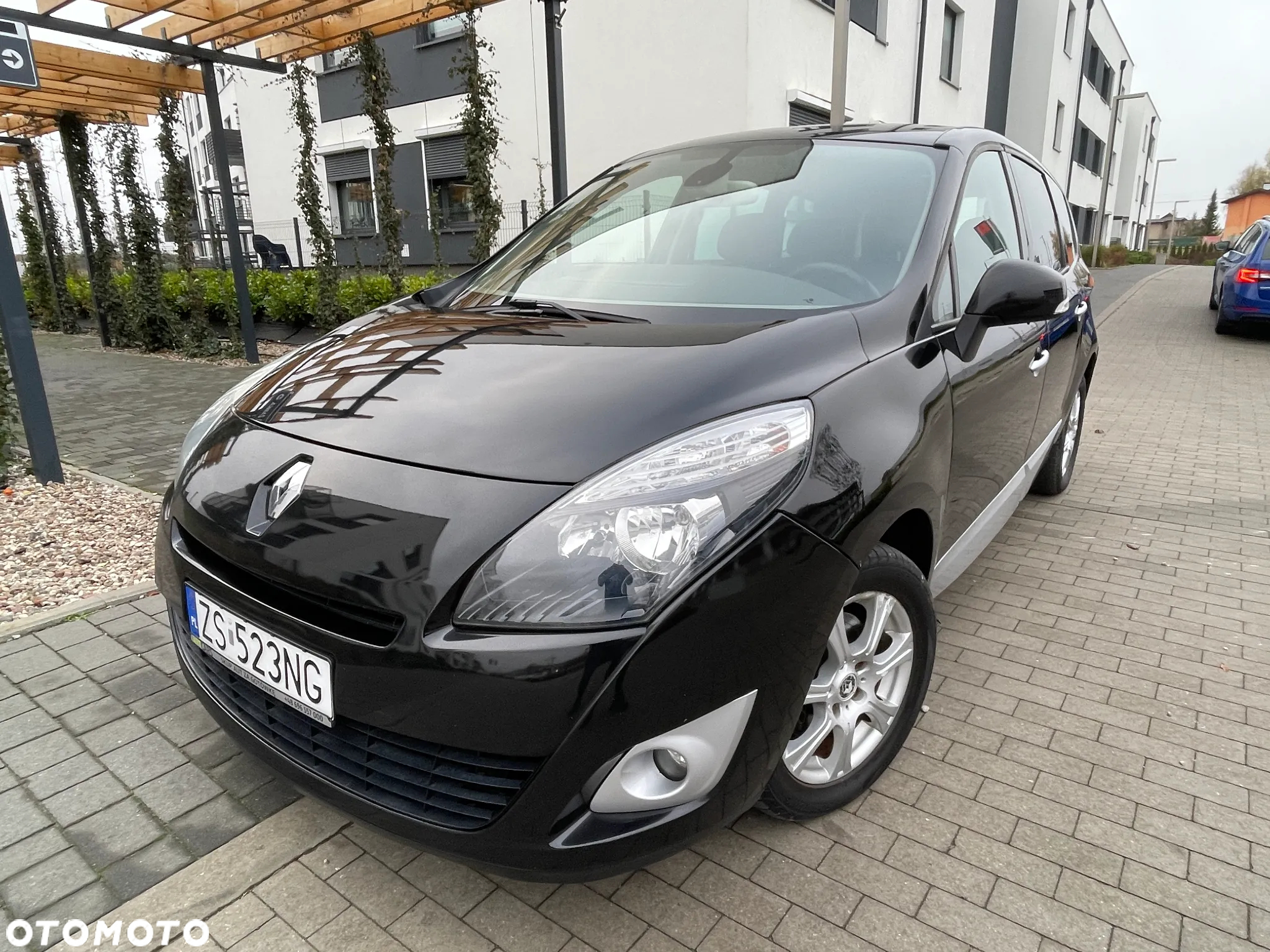 Renault Grand Scenic Gr 1.9 dCi Bose Edition - 6