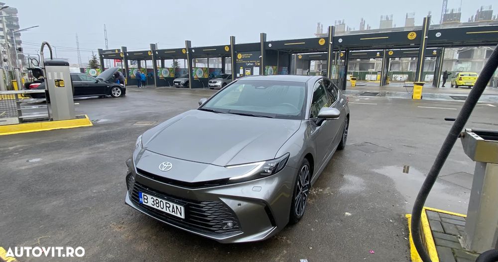 Toyota Camry Executive - 11