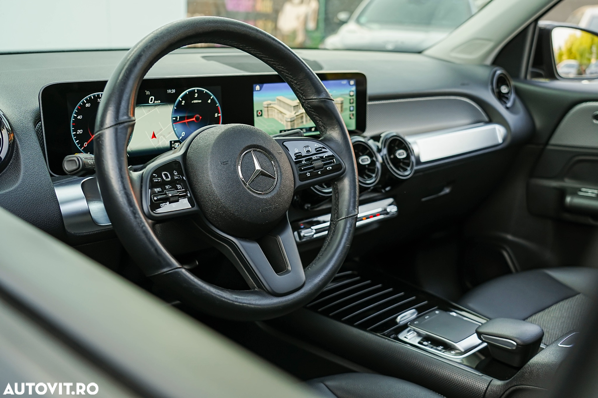 Mercedes-Benz GLB - 21