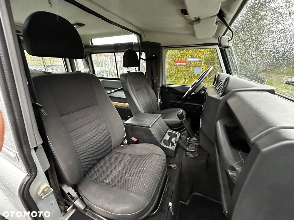 Land Rover Defender - 18