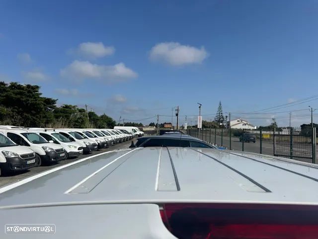 Ford TRANSIT CONNECT 3 LUG. - 17