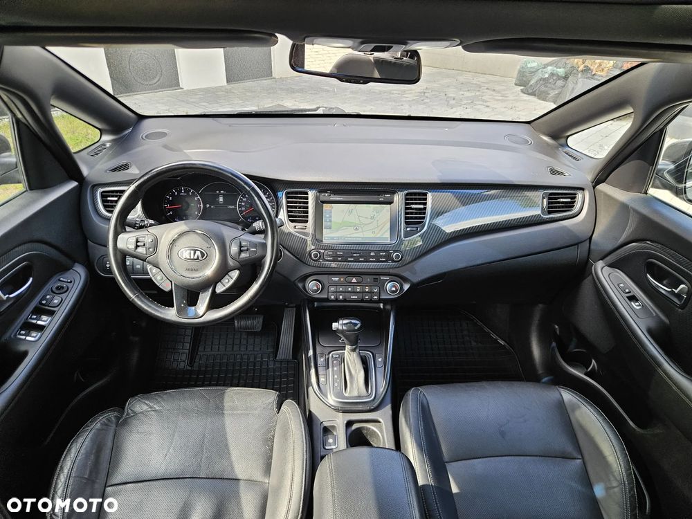 Kia Carens - 28