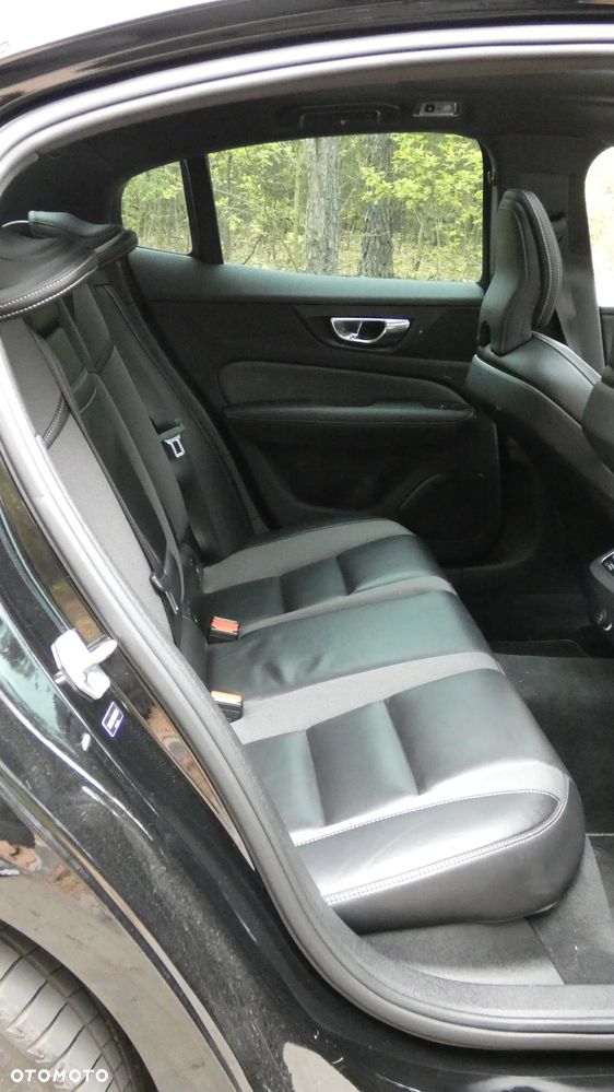 Volvo S60 T6 AWD R-Design - 22