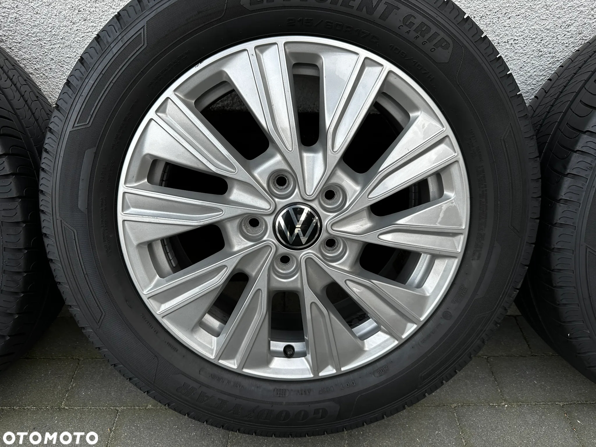 215 60 17C / VW Volkswagen T5 T6 T6.1 T7 Transporter Caravelle Multivan POLECAM 7T0 !!! - 5