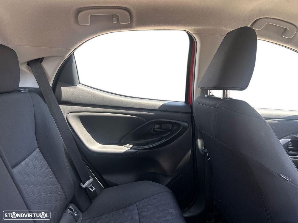 Toyota Yaris — fotografia 13