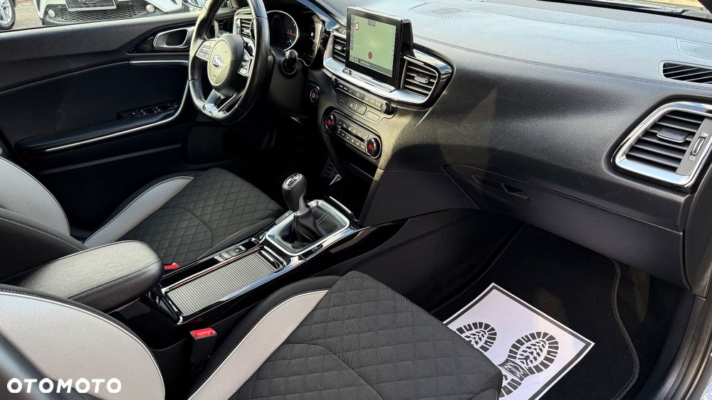 Kia ProCeed 1.6 CRDi SCR GT LINE - 25