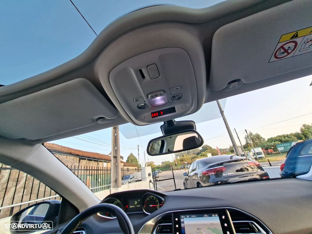 Peugeot 308 1.2 PureTech Allure EAT8 - 22