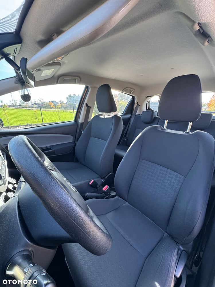 Toyota Yaris 1.5 Active - 10