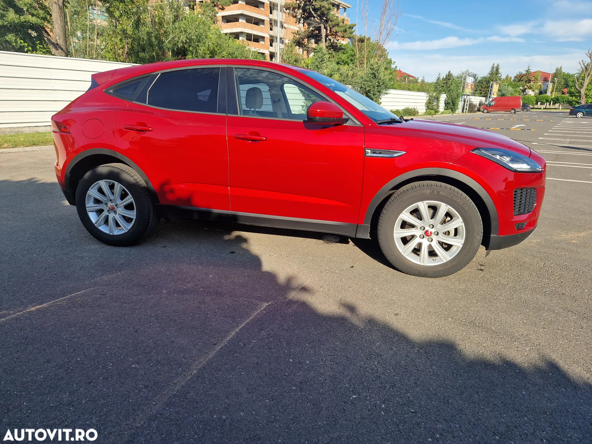 Jaguar E-Pace D150 AWD R-Dynamic S - 4