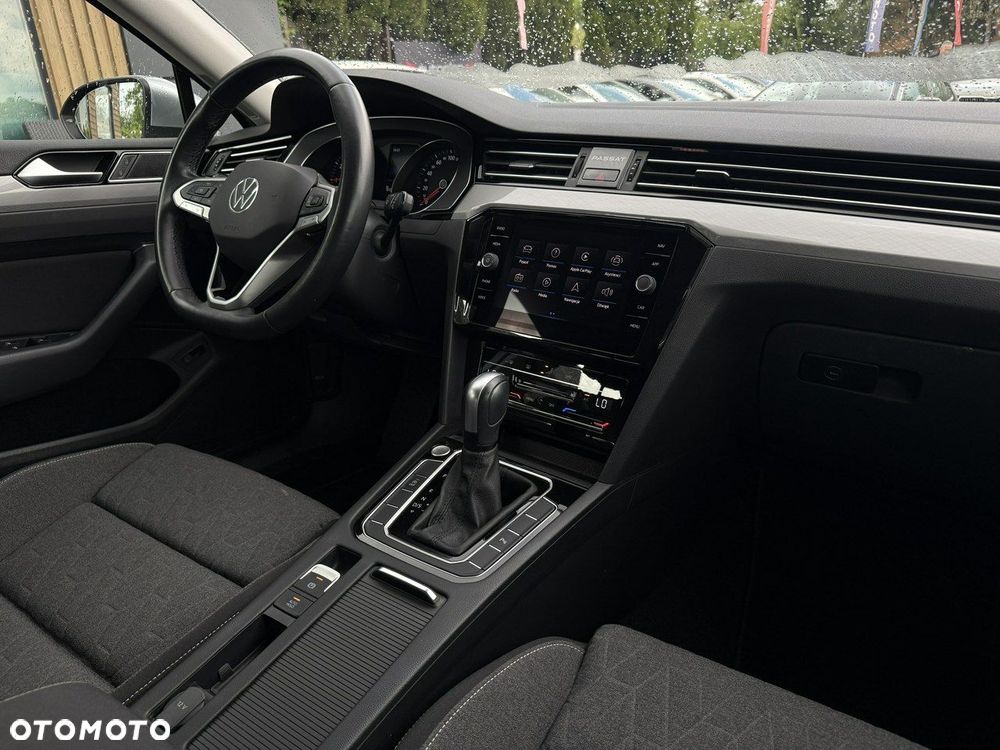 Volkswagen Passat - 16