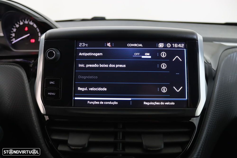 Peugeot 208 1.2 PureTech Signature EAT6 - 25