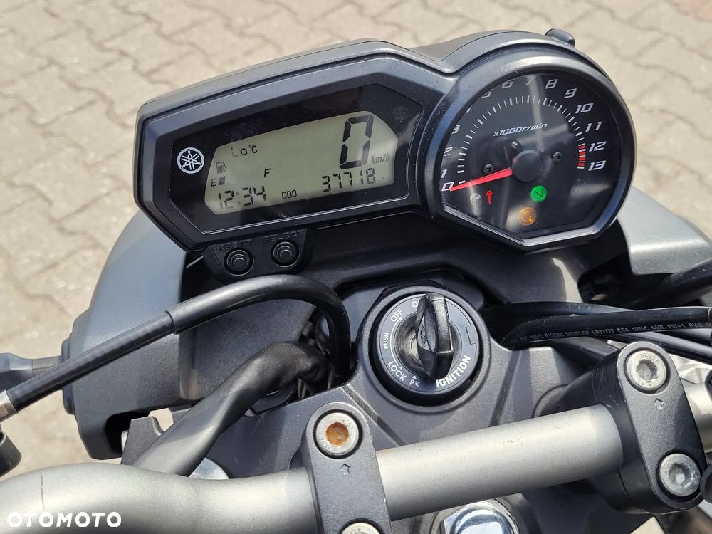 Yamaha XJ - 16
