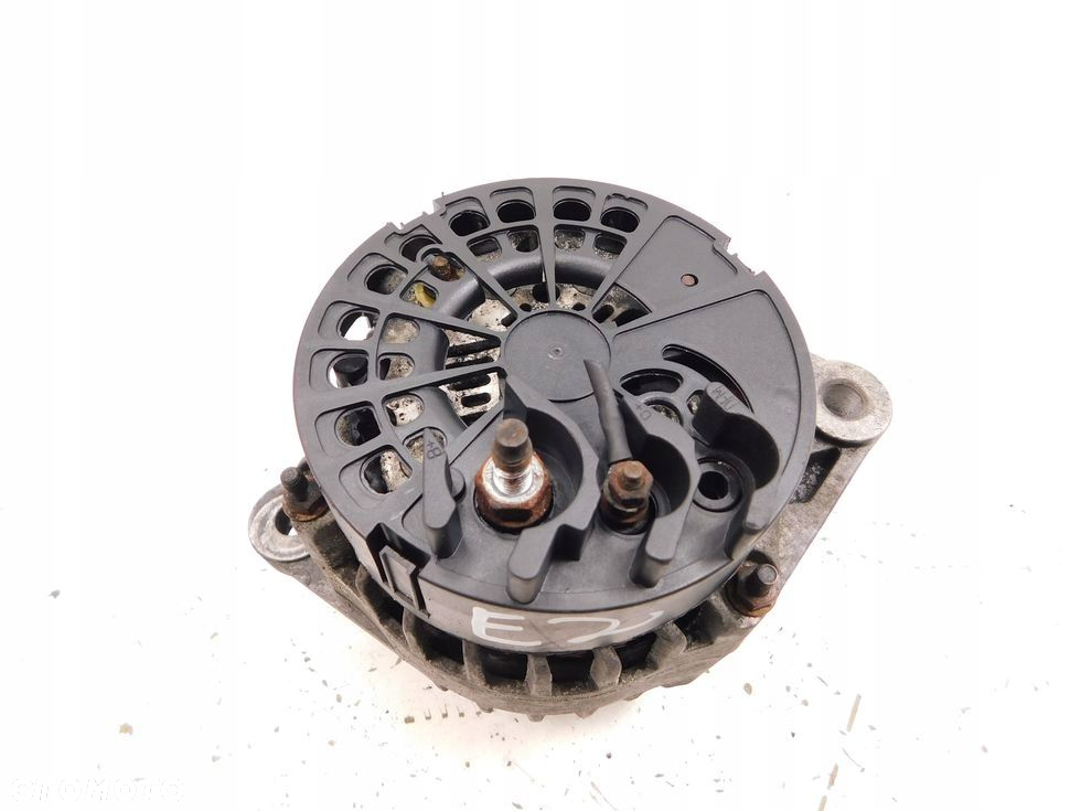 Alternator Opel Zafira B 1.9 CDTI 150 Astra H III Vectra C Saab 93 95 - 7